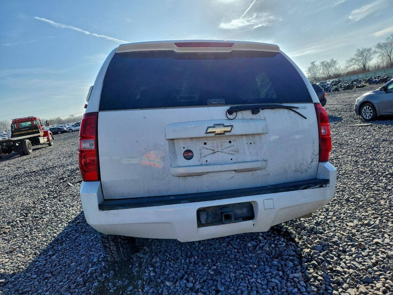 Chevrolet Suburban K2500 Image 4