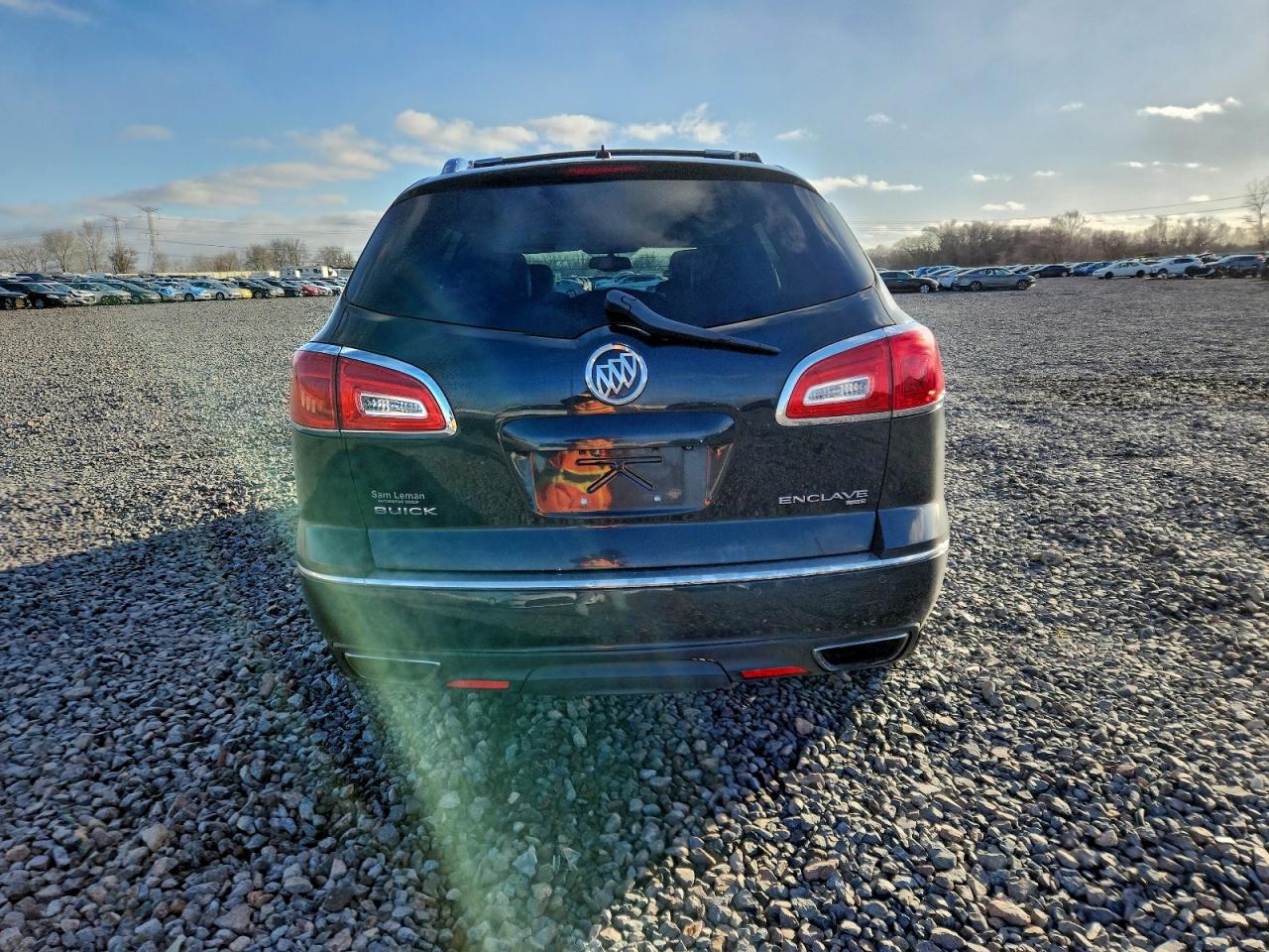 Buick Enclave Image 2