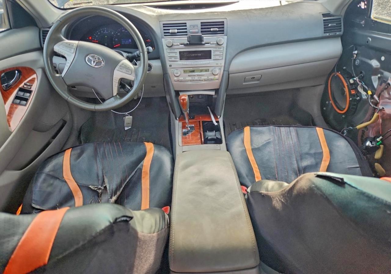 Toyota Camry Base Image 5