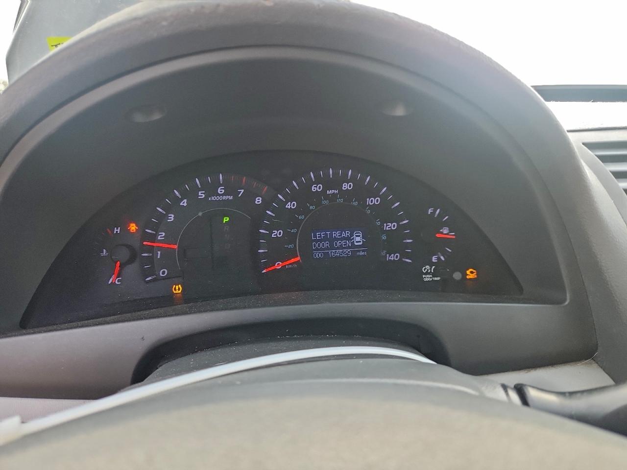 Toyota Camry Base Image 11