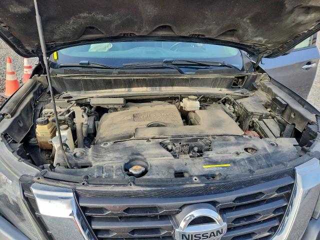 Nissan Pathfinder S Image 10