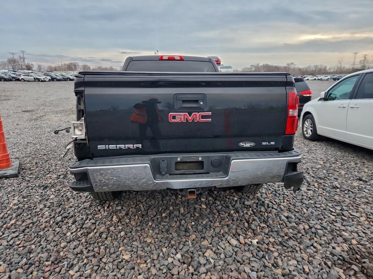 GMC Sierra K1500 Sle Image 8